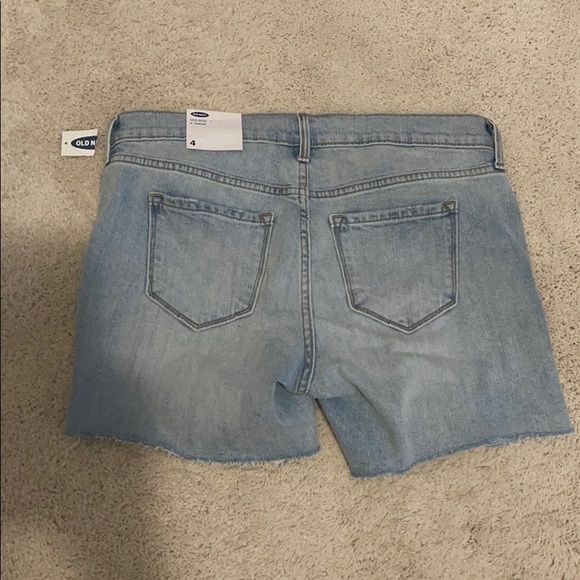 Old navy mid rise light wash shorts - Picture 3 of 3